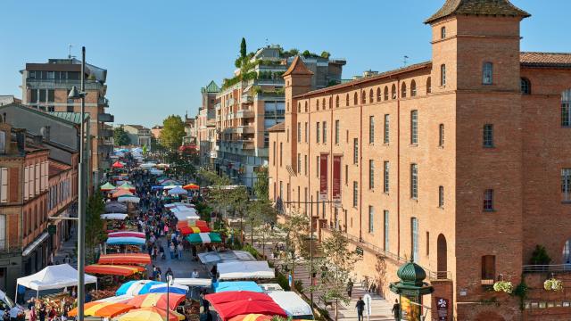 Le marché des allées de l'Empereur