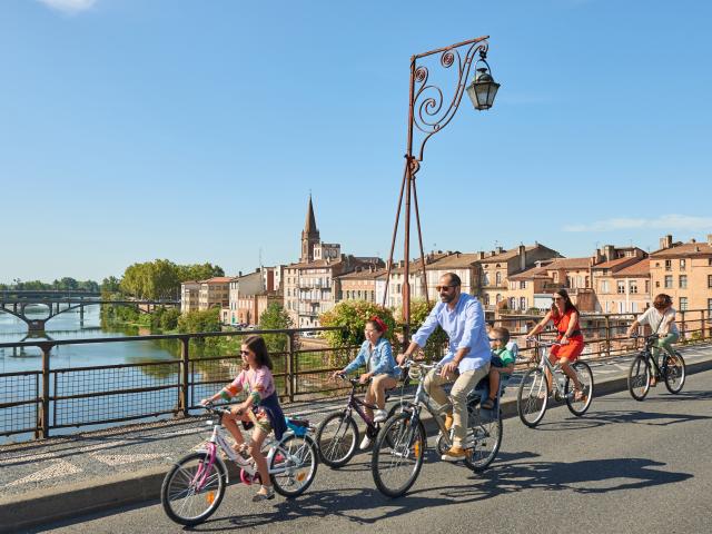 Le pont Vieux à vélo en famille