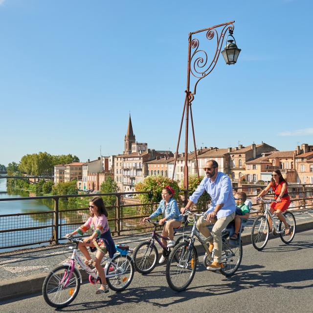 Le pont Vieux à vélo en famille