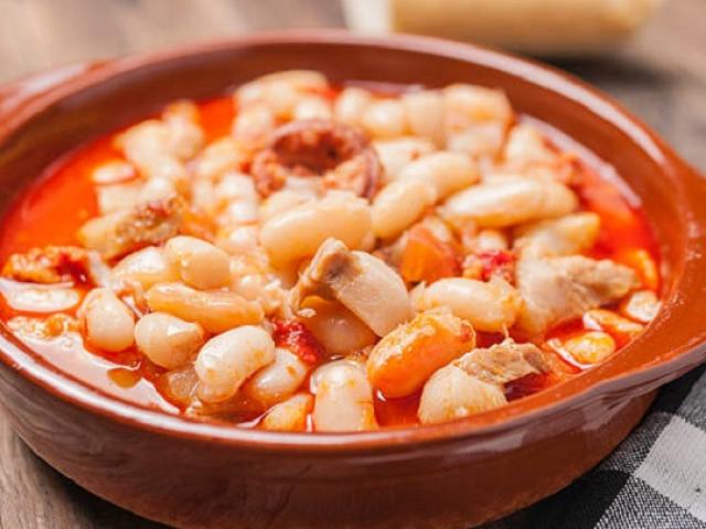 Potage Rioja bean with bacon and sausage