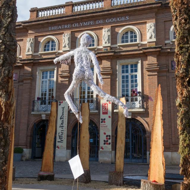 Scenography on the square of the Olympe de Gouges Theater©PhilippeColin