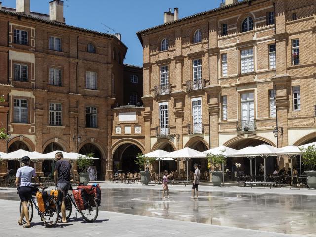 Europe, France, Occitanie, Midi-Pyrénées, Tarn-et-Garonne, Montauban, place Nationale,  // Europe, France, Occitanie, Midi-Pyrenees, Tarn-et-Garonne, Montauban, Nationale Place,