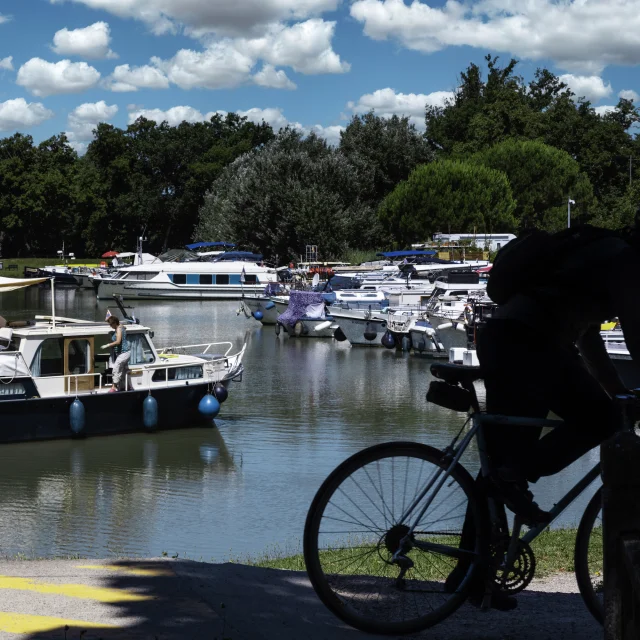 Europe, France, Occitanie, Midi-Pyrénées, Tarn-et-Garonne, Montauban, Villebourbon, Port Canal, // Europe, France, Occitanie, Midi-Pyrenees, Tarn-et-Garonne, Montauban, Villebourbon, Port Canal,